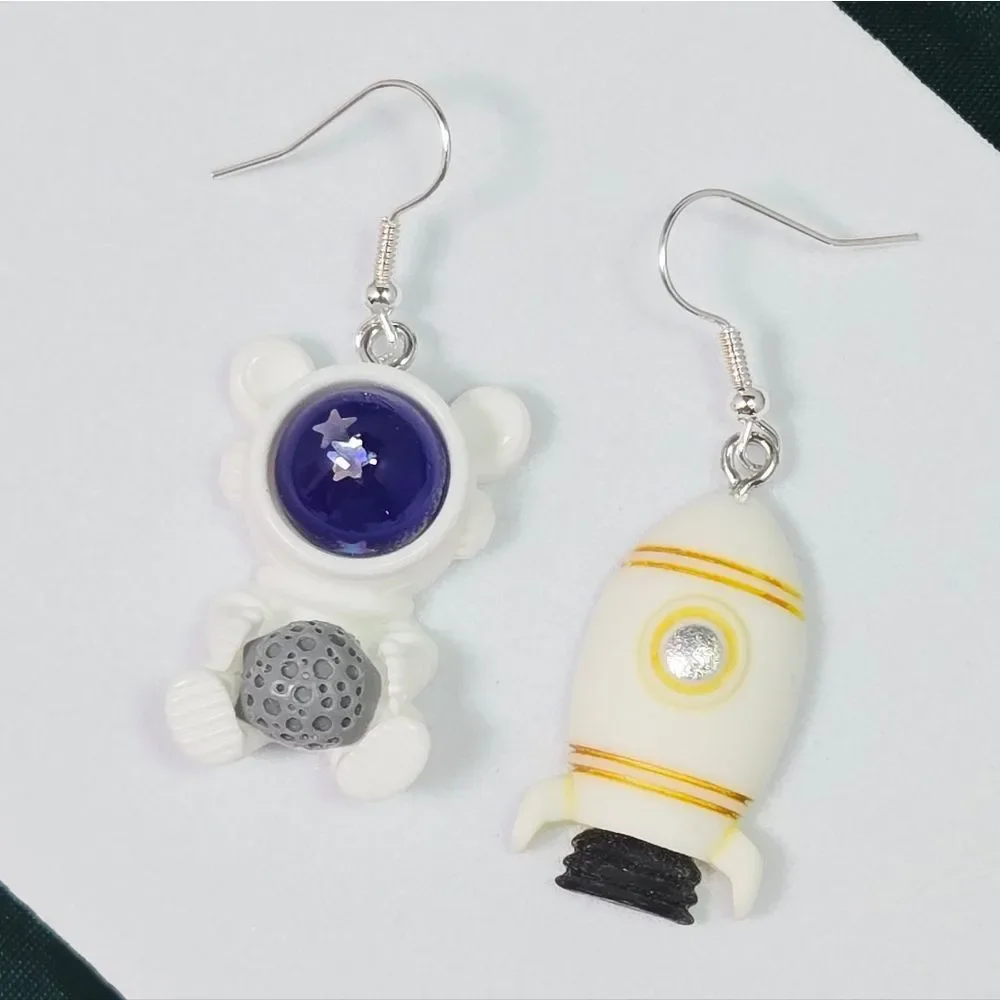 Asymmetric Astronaut & Rocket Earrings 🚀✨ Cute Y2K Space Dangles NASA Nerd Chic